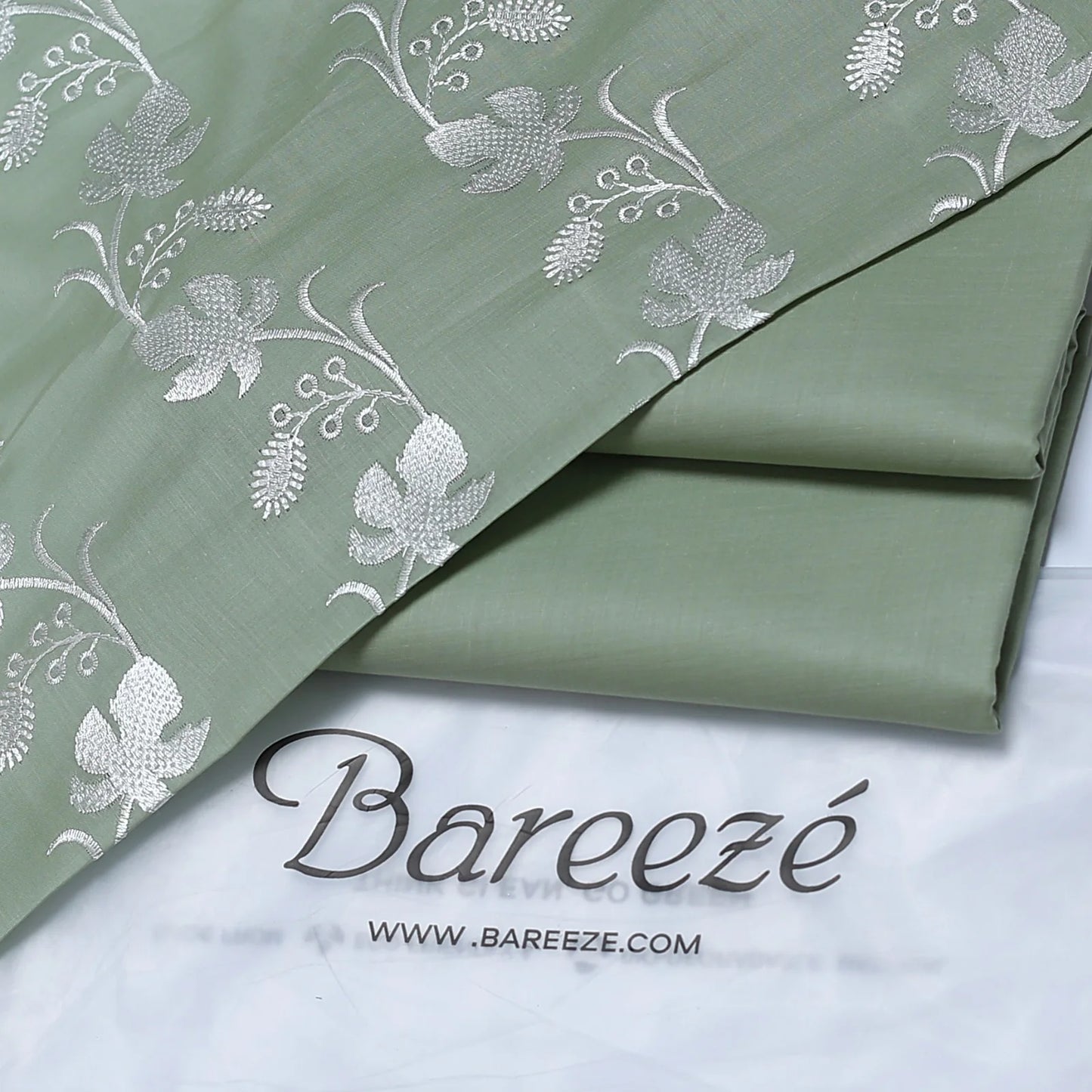 Bareeze Embroidered 2-Piece Lawn Un-stiched 134