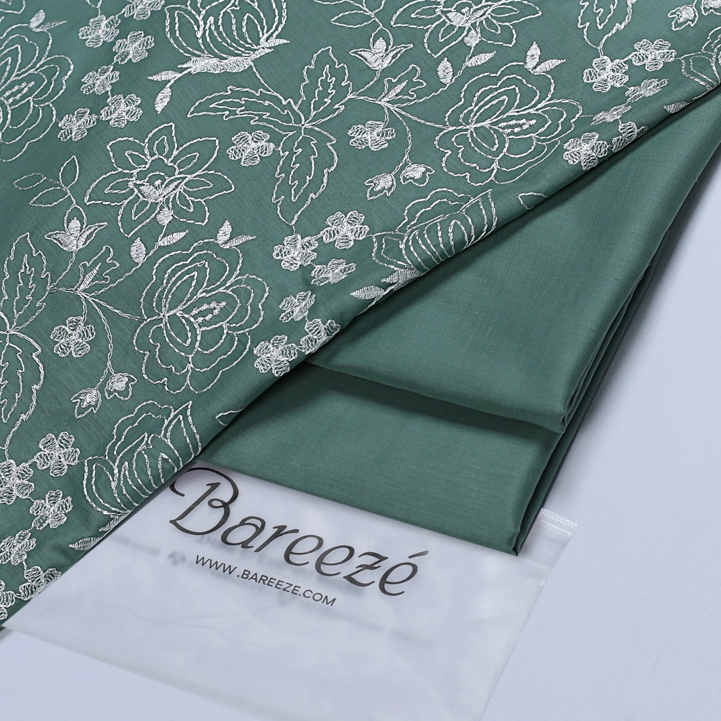 Bareeze Embroidered 2-Piece Lawn Un-stiched  122