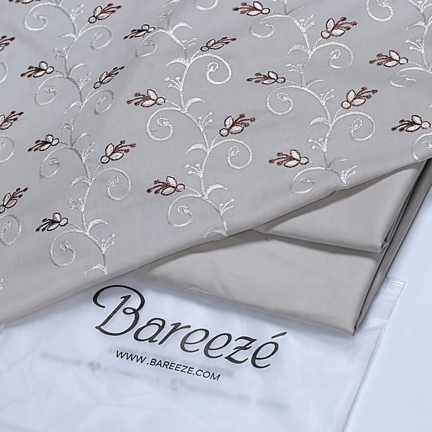 Bareeze Embroidered 2-Piece Lawn Un-stiched  109