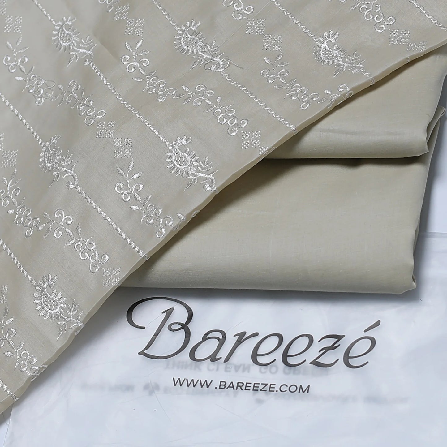 Bareeze Embroidered 2-Piece Lawn Un-stiched  135