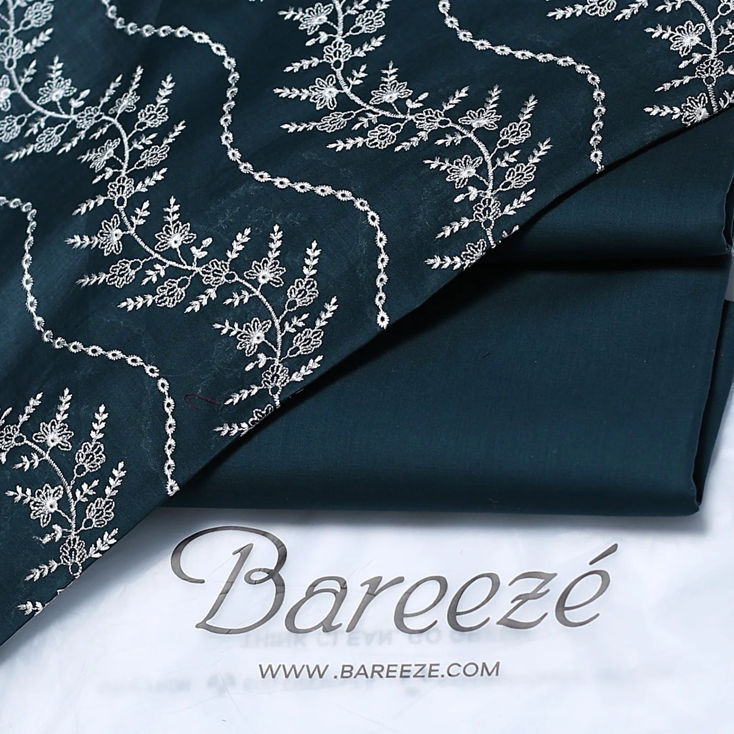 Bareeze Embroidered 2-Piece Lawn Un-stiched  139
